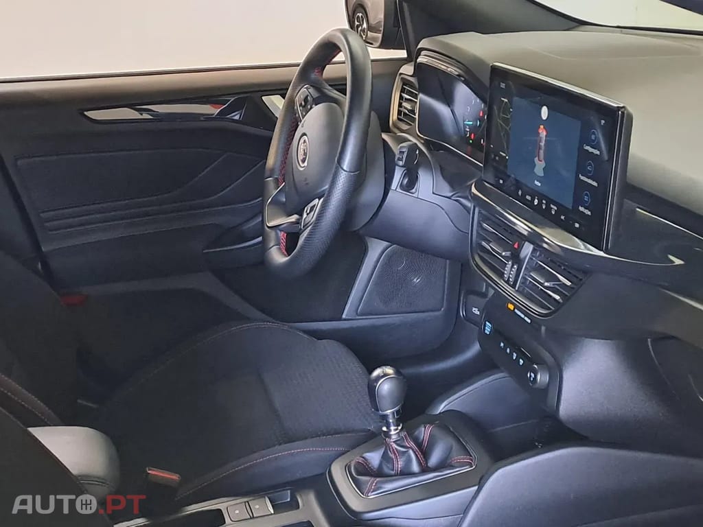 Ford Focus 1.0 EcoBoost MHEV ST-Line