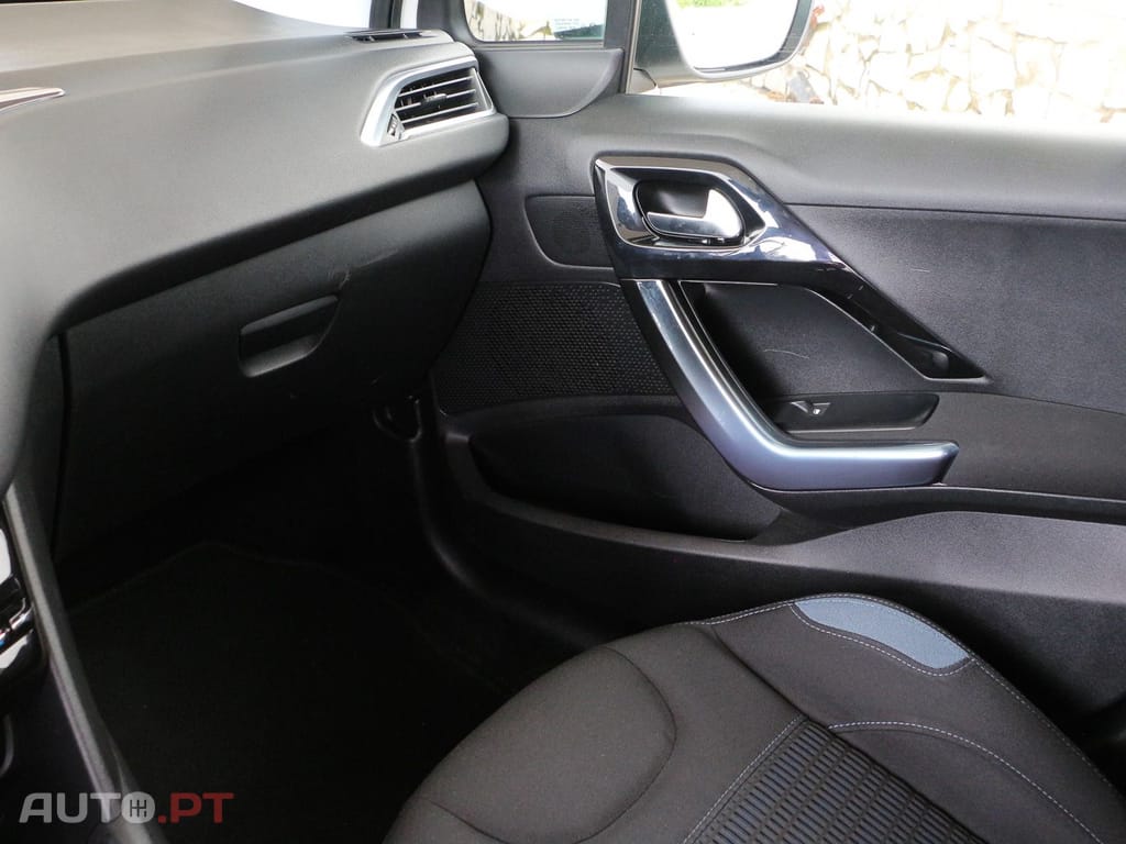 Peugeot 208 1.6 e-HDi Allure 2-Tronic