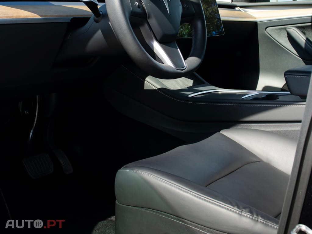 Tesla Model Y Long Range Dual Motor AWD
