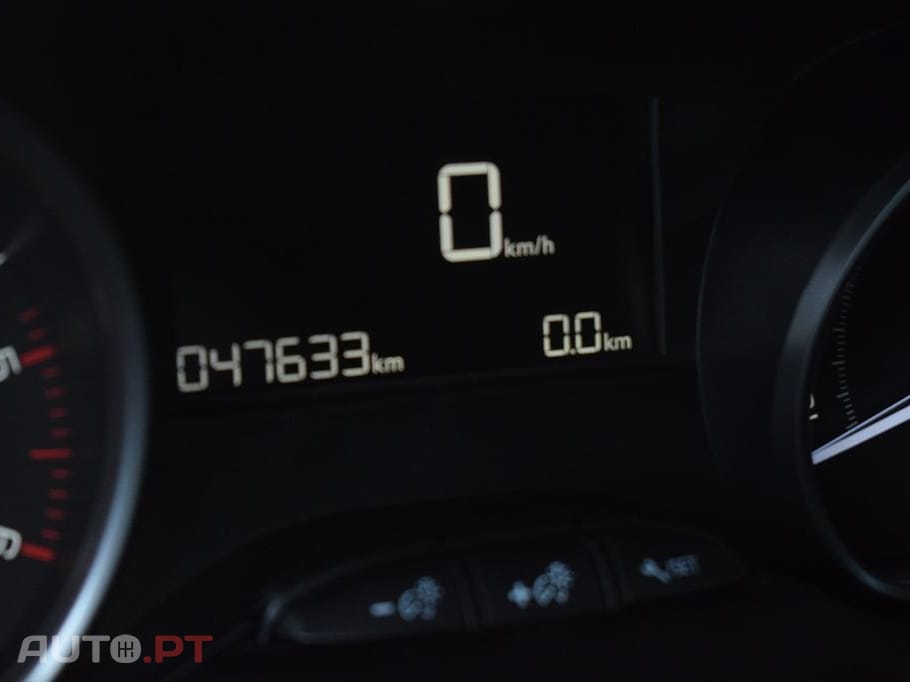 Peugeot 208 1.5 BlueHDi Signature