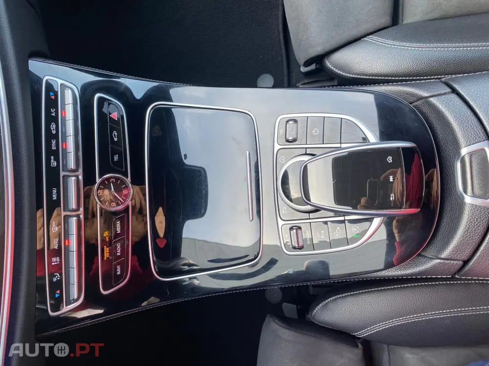 Mercedes-Benz E 220 d AMG Line