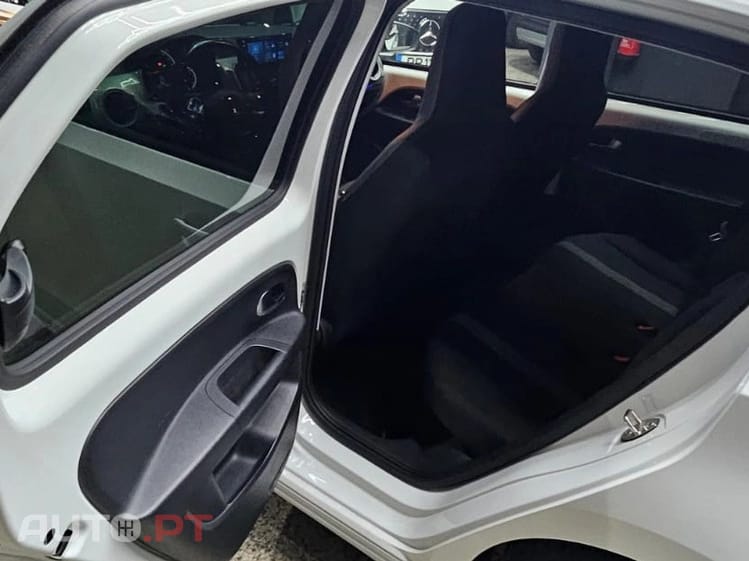 Volkswagen e-Up Style Plus