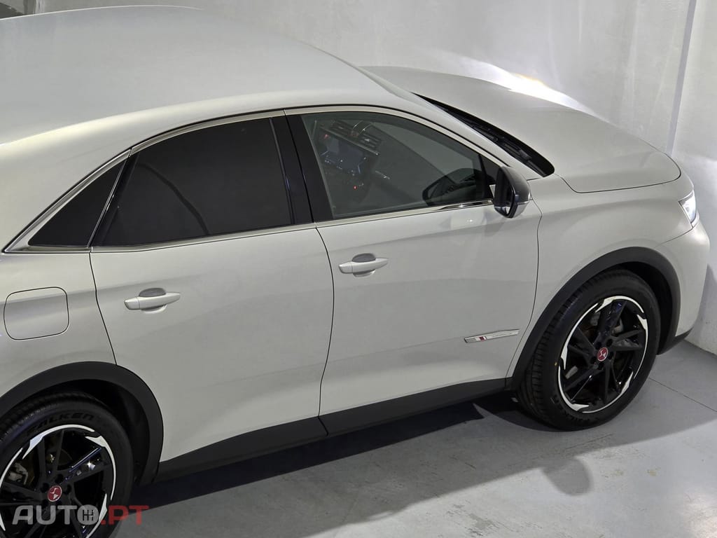 DS DS7 Crossback E-Tense Performance Line EAT8