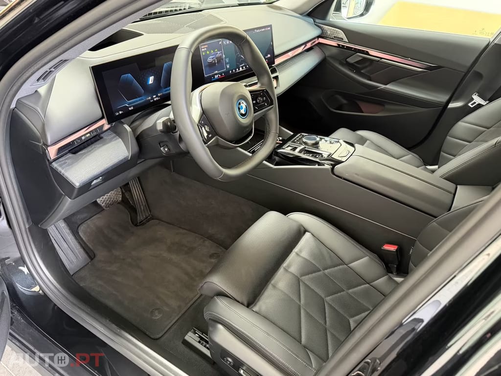 BMW i5 Touring eDrive40