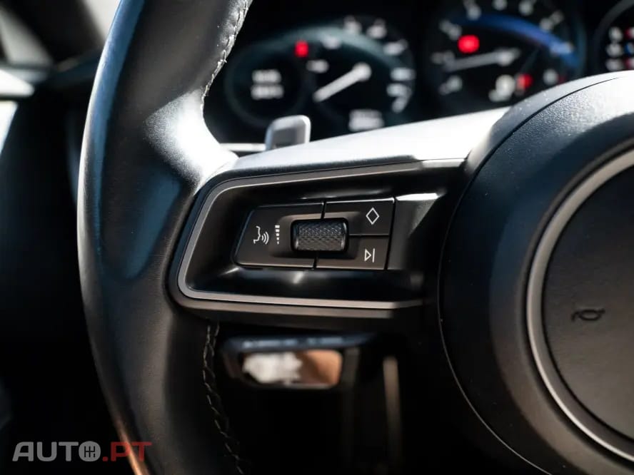 Porsche 911 Carrera PDK