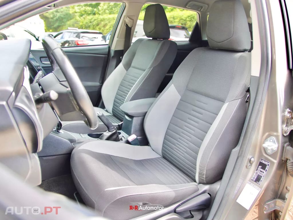 Toyota Auris 1.8 HSD Comfort+J17+Navi