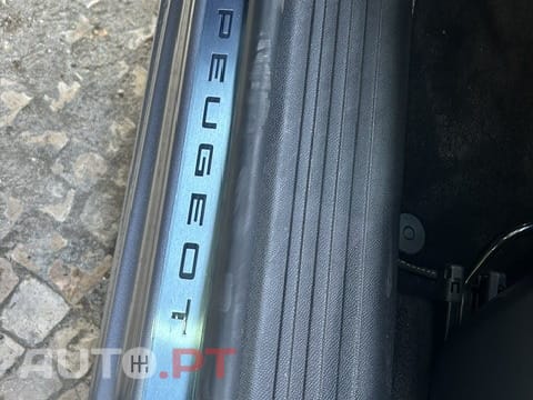 Peugeot 2008 1.2 PureTech GT EAT8 — fotografia 17