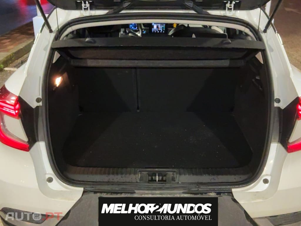 Renault Captur 1.6 E-Tech Zen