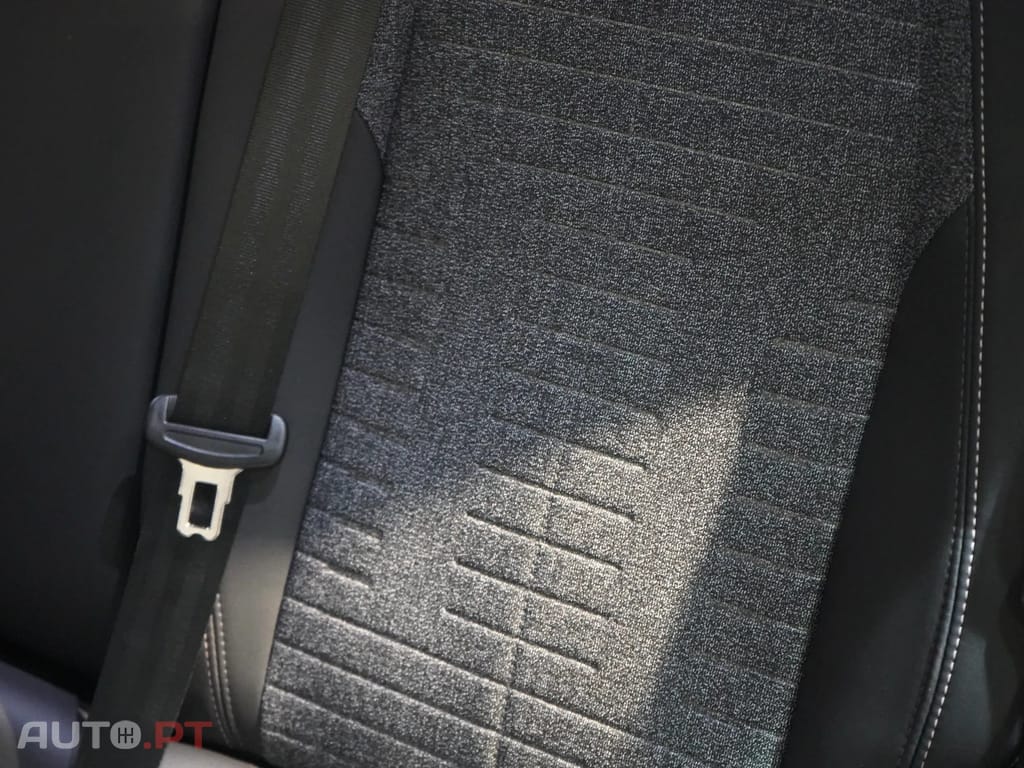 Peugeot 3008 1.2 Hybrid Allure e-DCS6