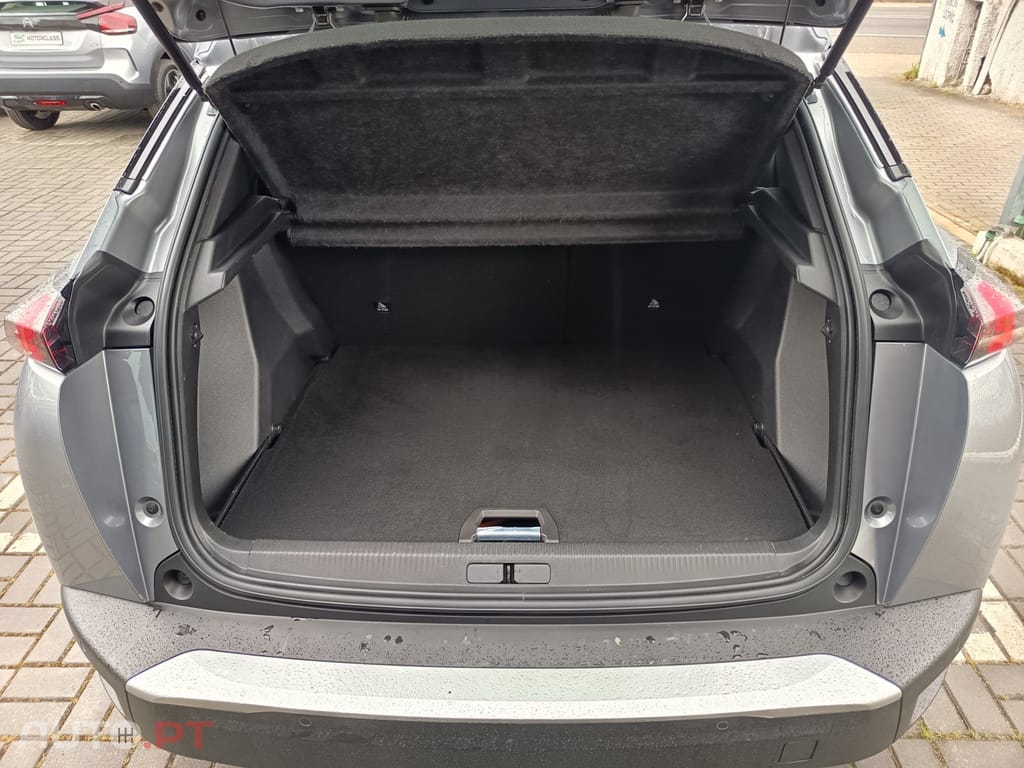 Peugeot E-2008 50 kWh Allure
