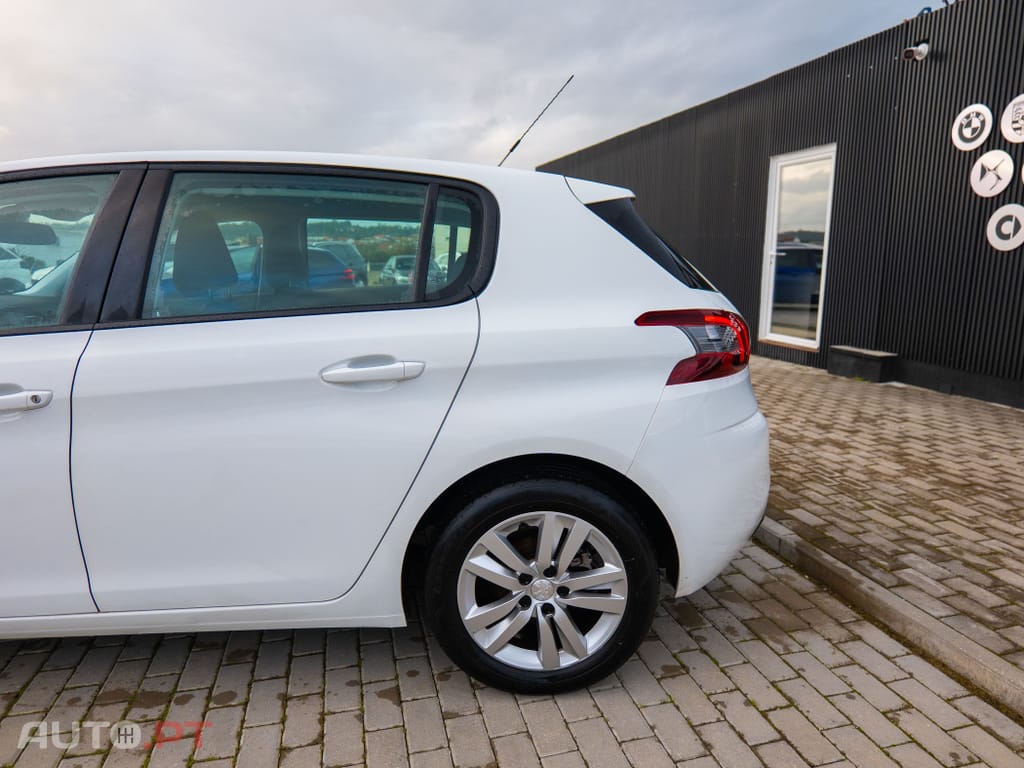 Peugeot 308 1.5 BlueHDi Business Line