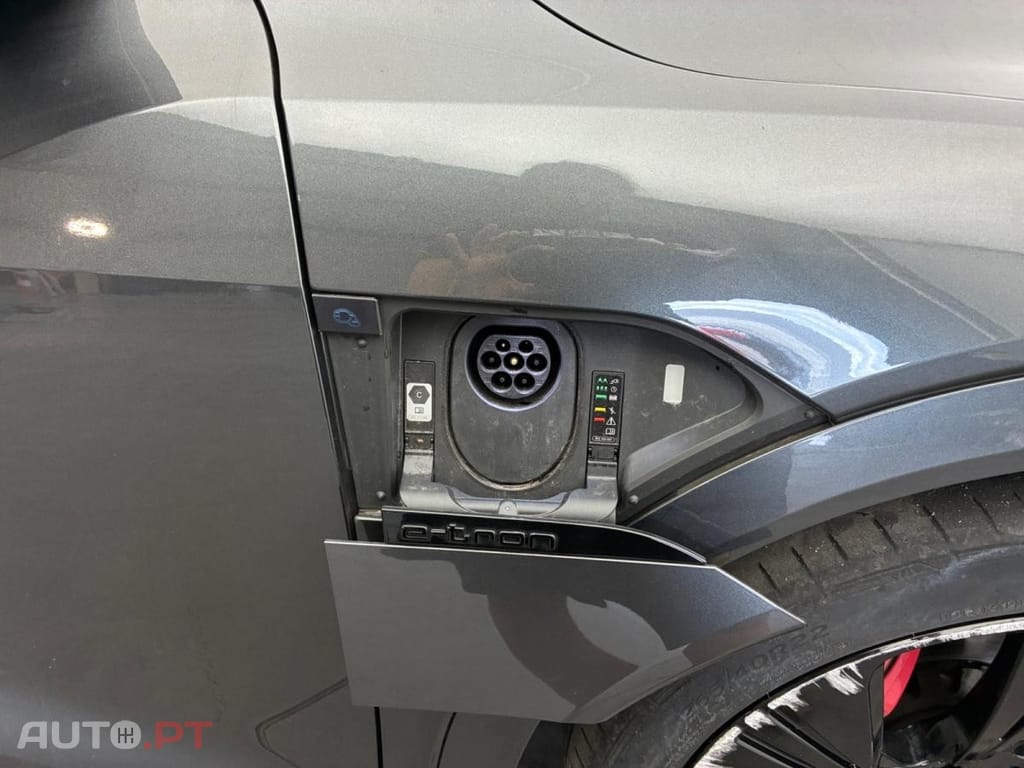 Audi Q8 E-Tron 55 quattro S line