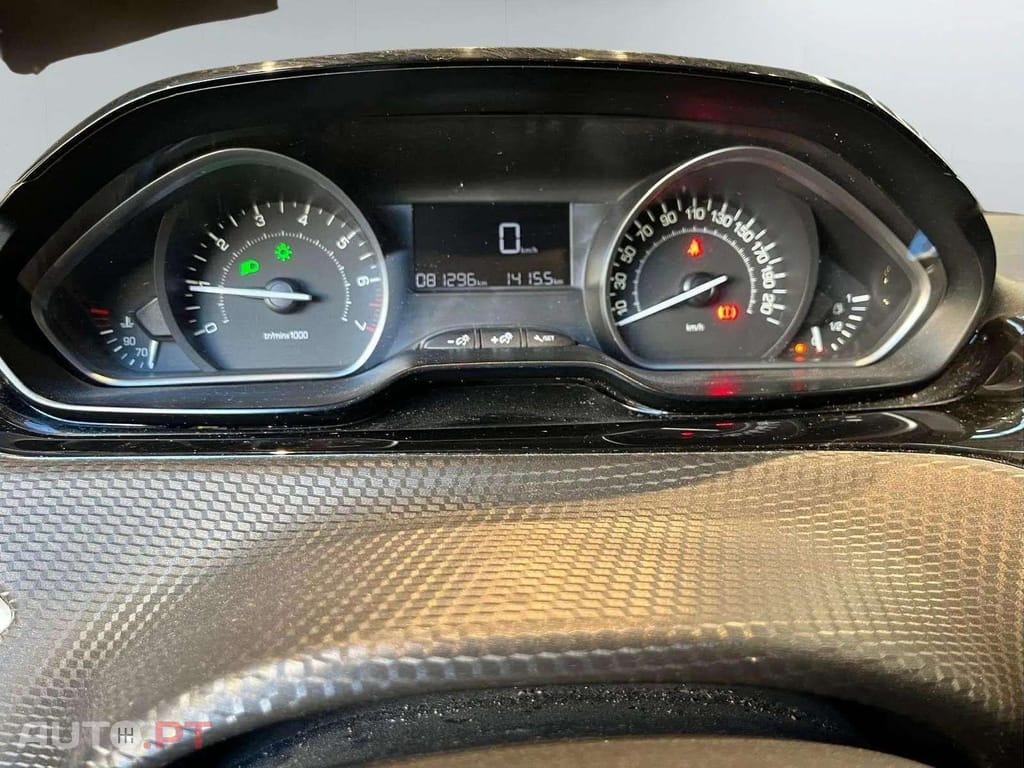 Peugeot 2008 1.2 e-VTi Style
