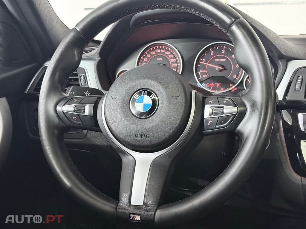 BMW 318 d Pack M Shadow Auto — fotografia 17