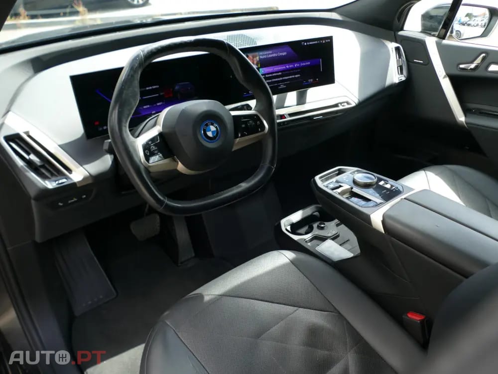 BMW iX xDrive 40 Pack Desportivo