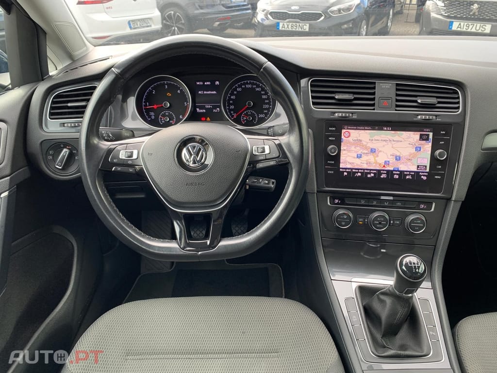 Volkswagen Golf 1.6 TDI Confortline