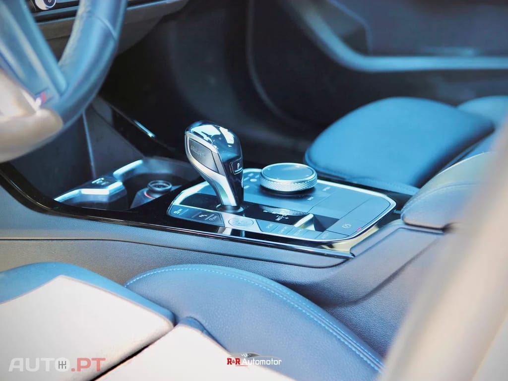 BMW 118 i Pack Desportivo M Auto