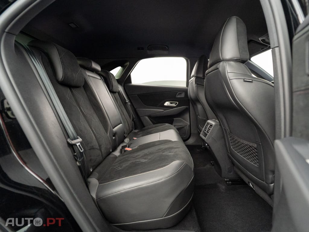 DS DS7 Crossback E-Tense Performance Line EAT8
