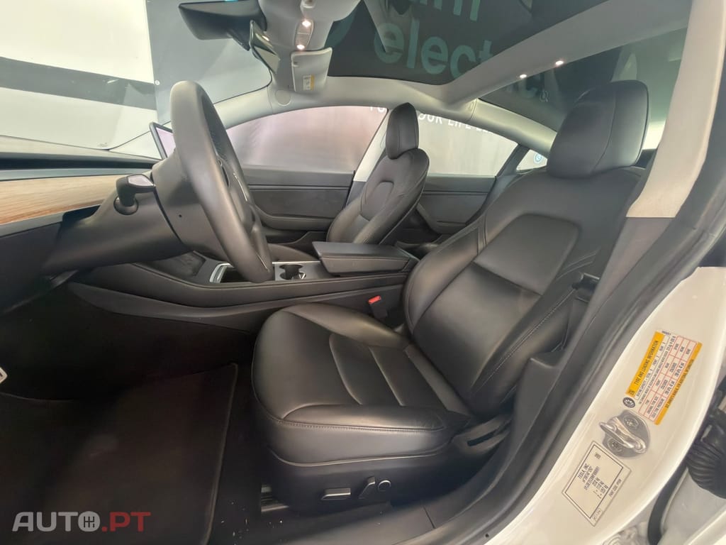 Tesla Model 3 Performance Dual Motor AWD — fotografia 10