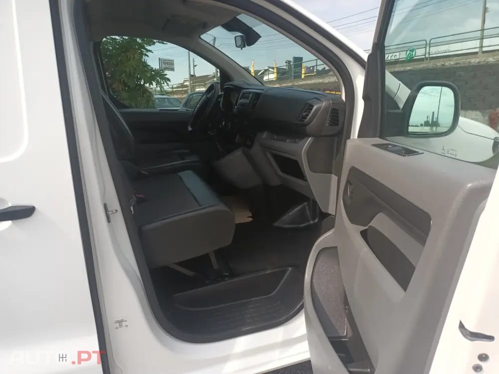 Peugeot Expert Outro
