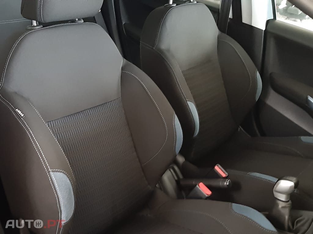 Peugeot 208 Allure 1.6 E-HDI 92 CV