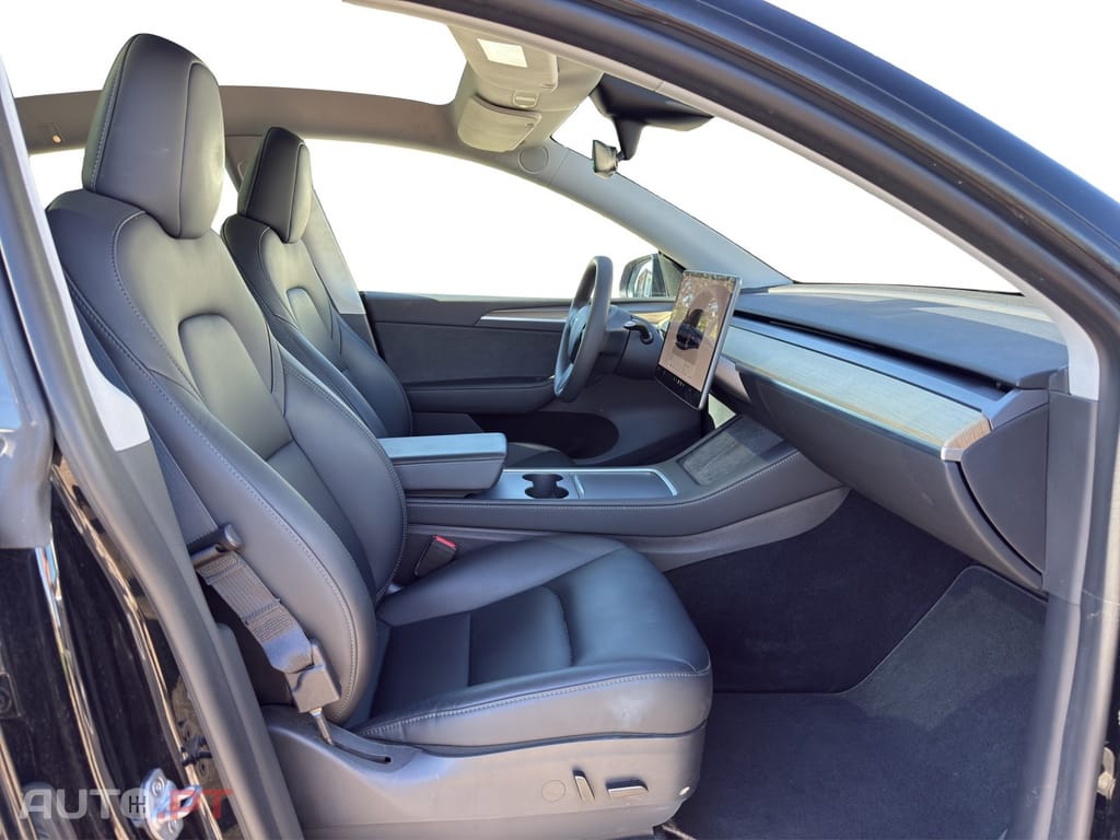 Tesla Model Y RWD