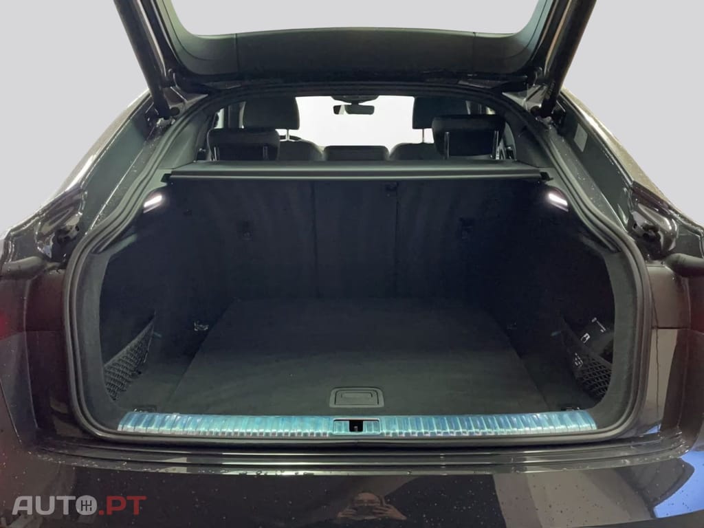Audi Q8 E-Tron I.V.A DEDUTIVEL 50 quattro 