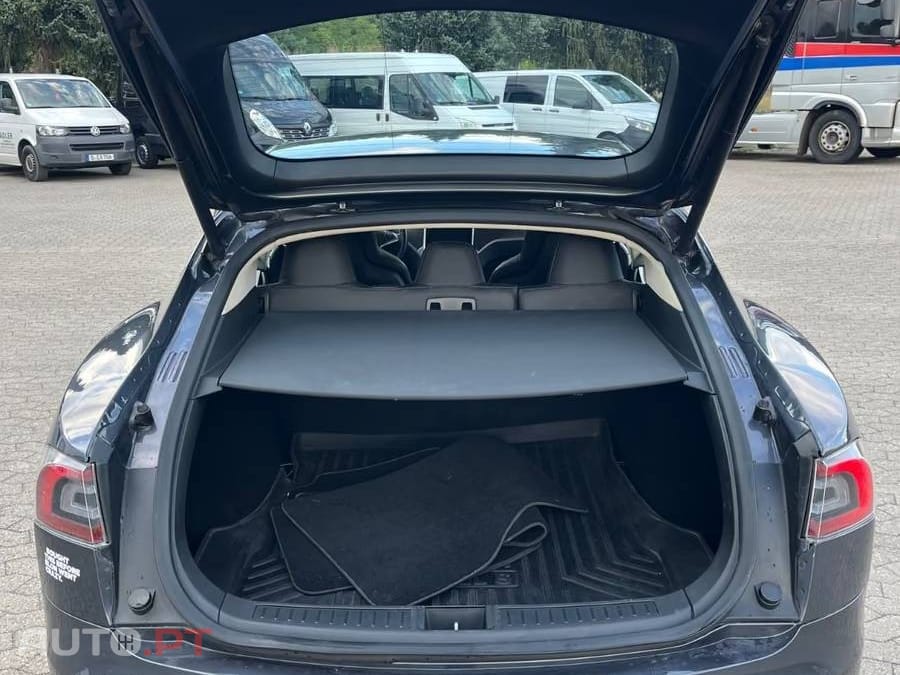 Tesla Model S 90