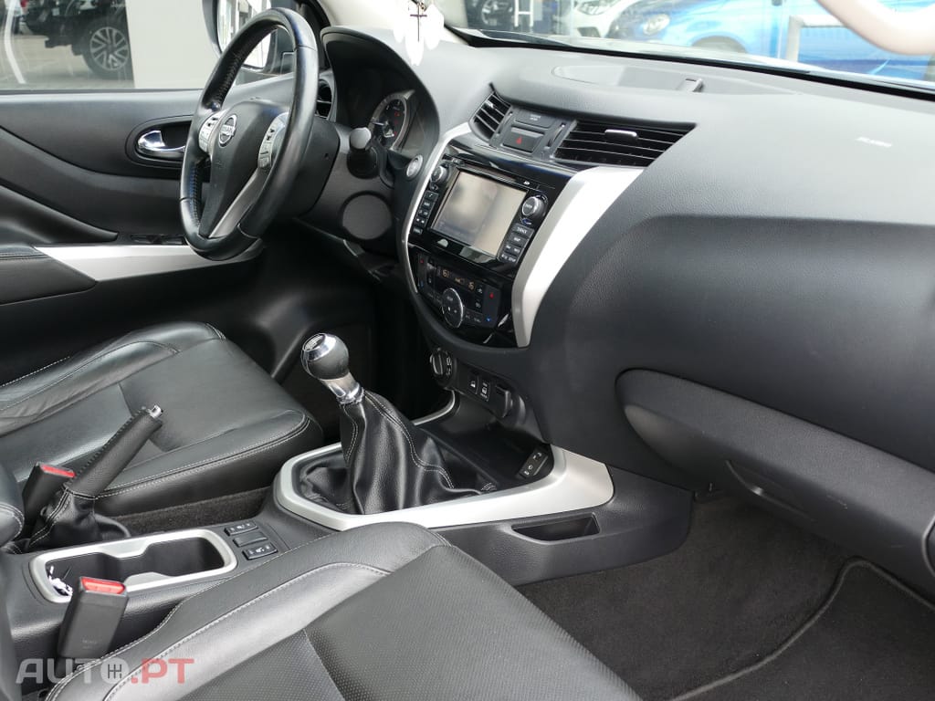 Nissan Navara 2.3 dCi CD 4WD Tekna