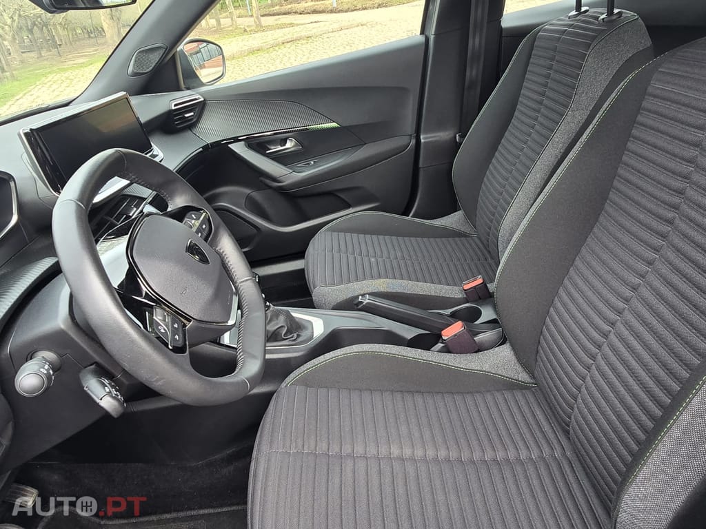 Peugeot 2008 ACTIVE 1.2 PURETECH