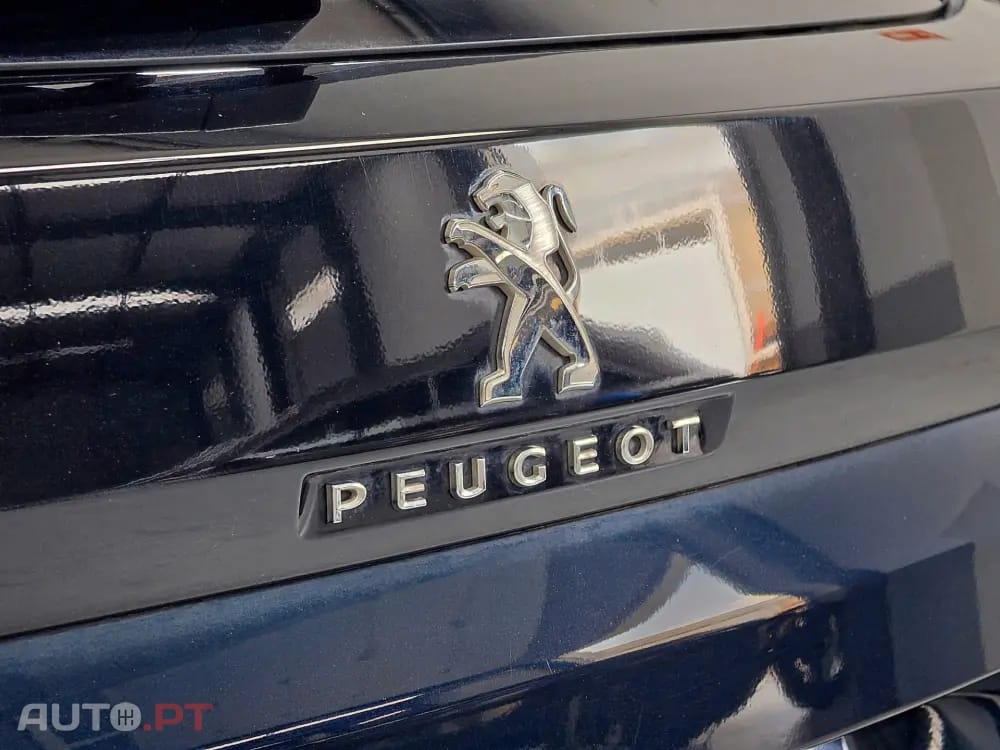 Peugeot 3008 1.6 Hybrid Allure e-EAT8