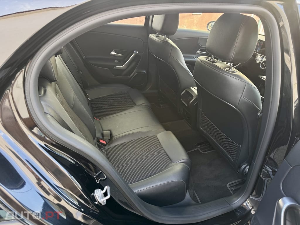 Mercedes-Benz A 180 d Style — fotografia 17