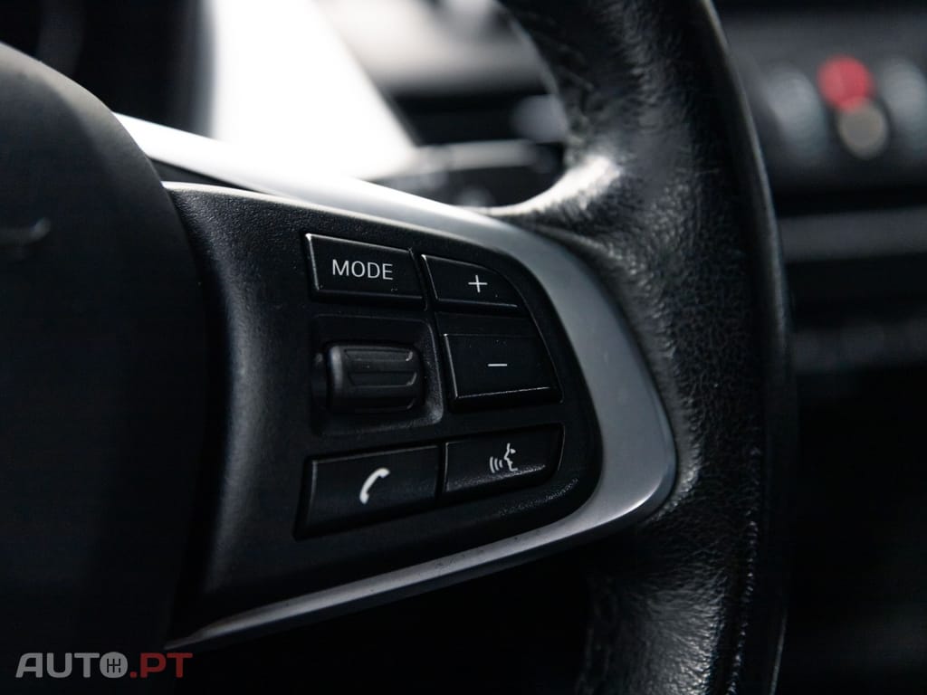 BMW 218 i Advantage Auto