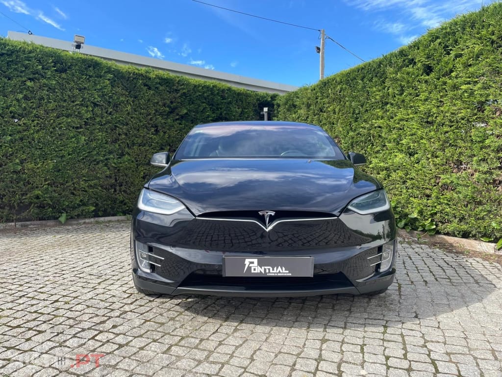 Tesla Model X 75D