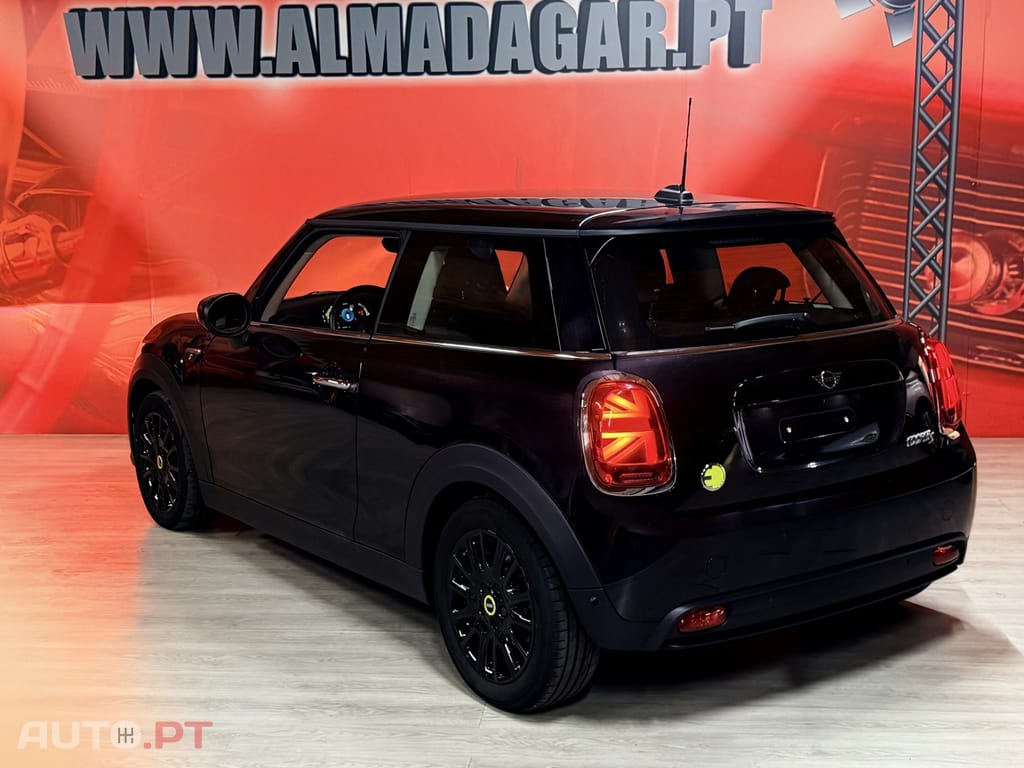 MINI Cooper Cooper SE Premium Essential