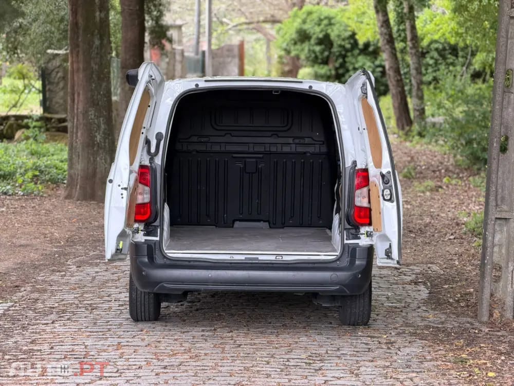 Citroen Berlingo 1.5 BlueHDi XL S&S EHZ EAT8 Control Variospace