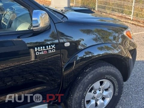 Toyota Hilux Tracker