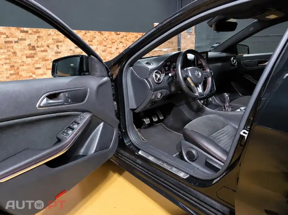 Mercedes-Benz A 180 d AMG Line