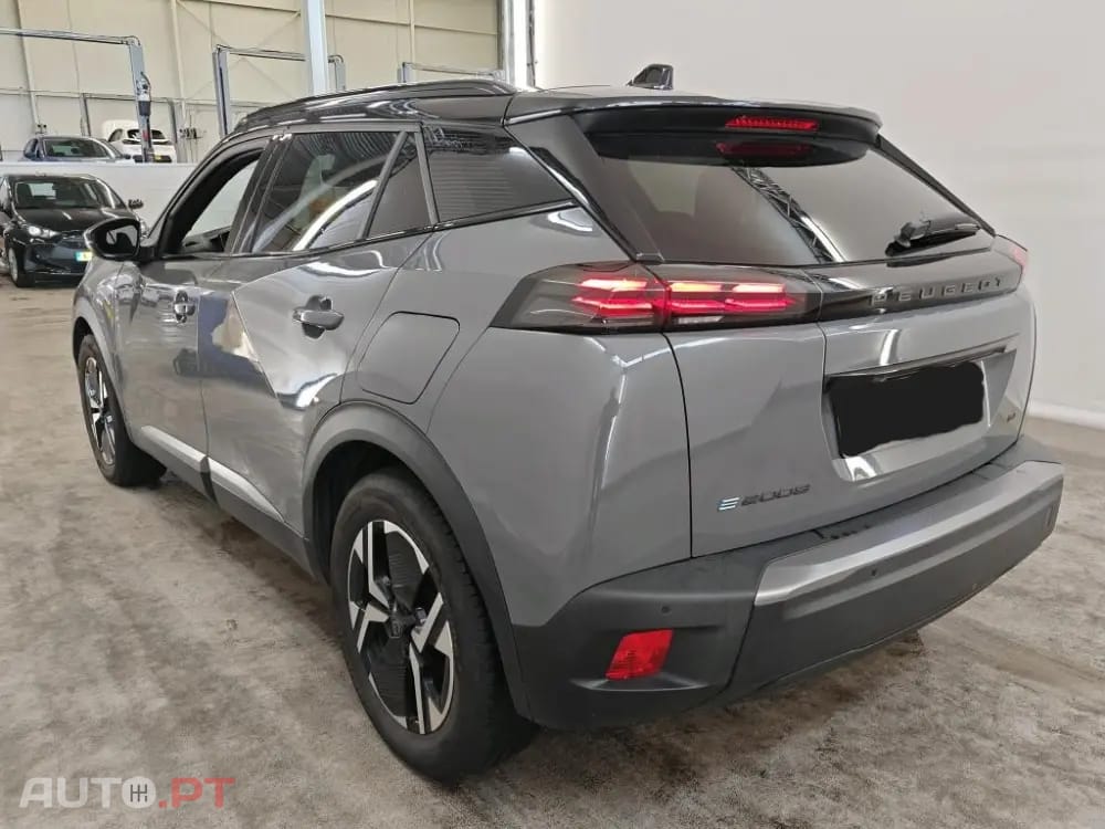 Peugeot E-2008 GT