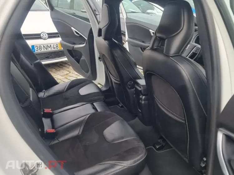 Volvo V40 2.0 D2 R-Design