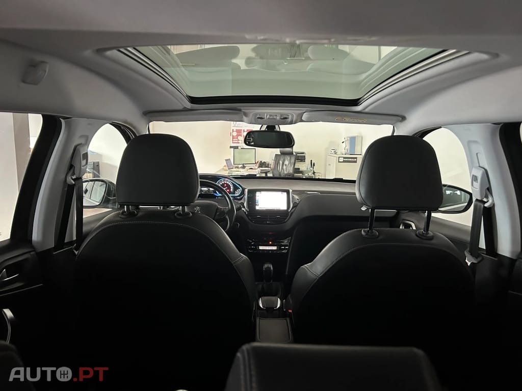 Peugeot 2008 1.2 PureTech Allure