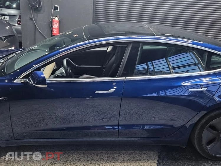 Tesla Model 3 Long Range RWD