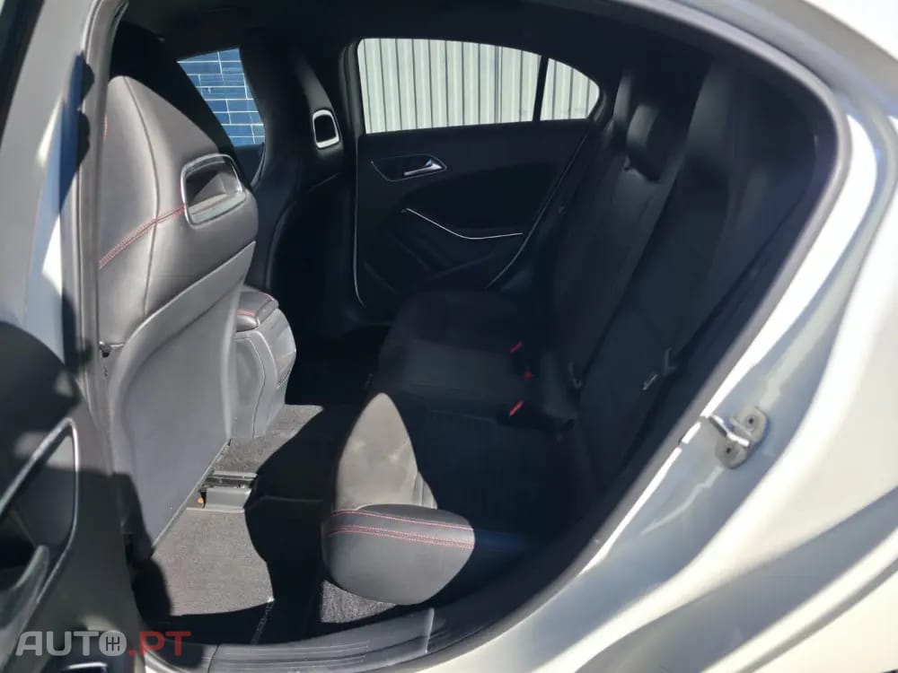 Mercedes-Benz A 180 d AMG Line
