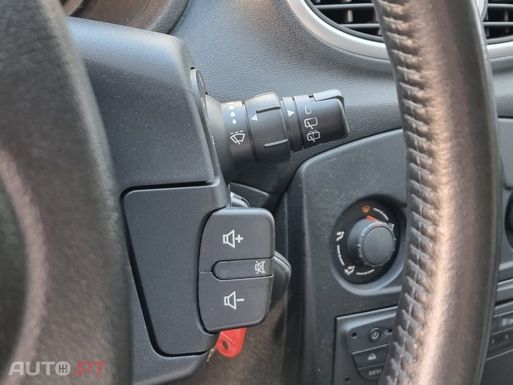 Renault Clio 1.2 16V Confort