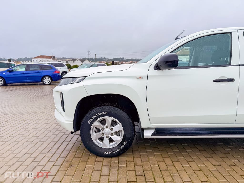 Mitsubishi L200 2.3 DI-D CD Invite 4WD