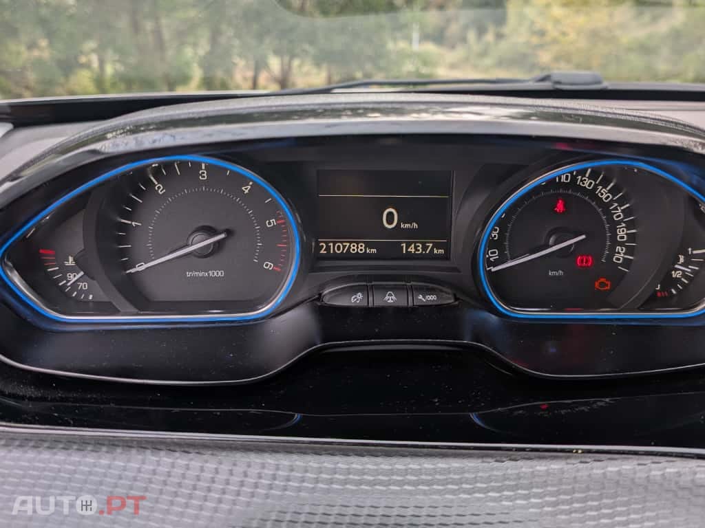 Peugeot 2008 1.6 BlueHDi Crossway