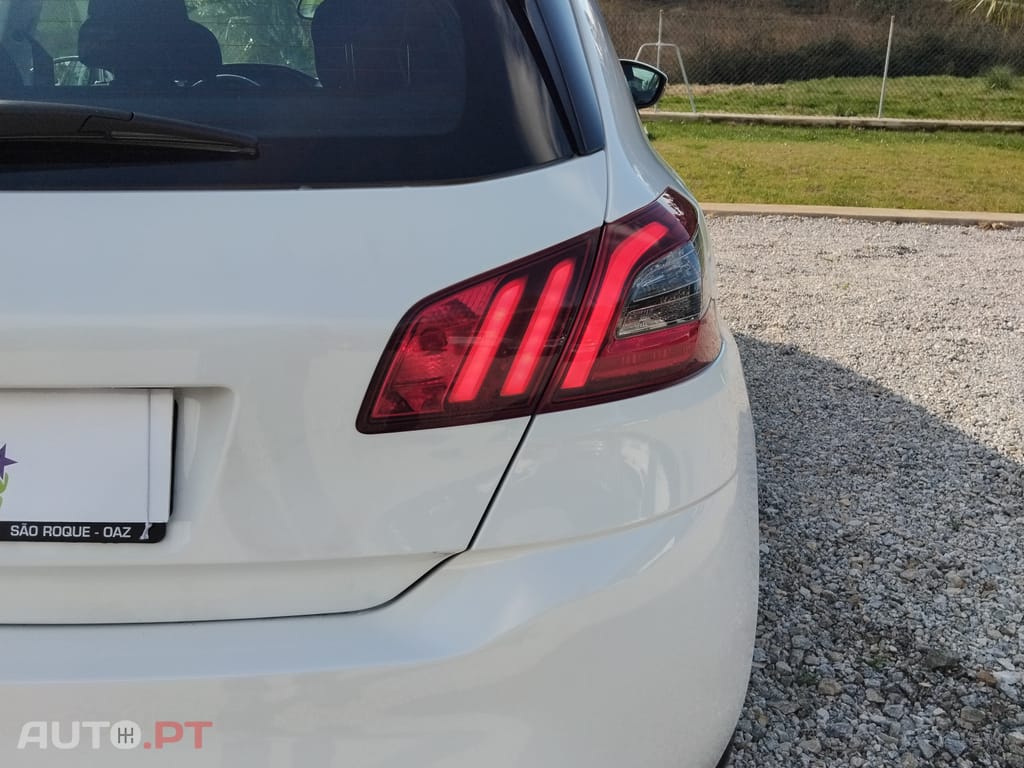 Peugeot 308 II 1.5 BlueHDi Business Line