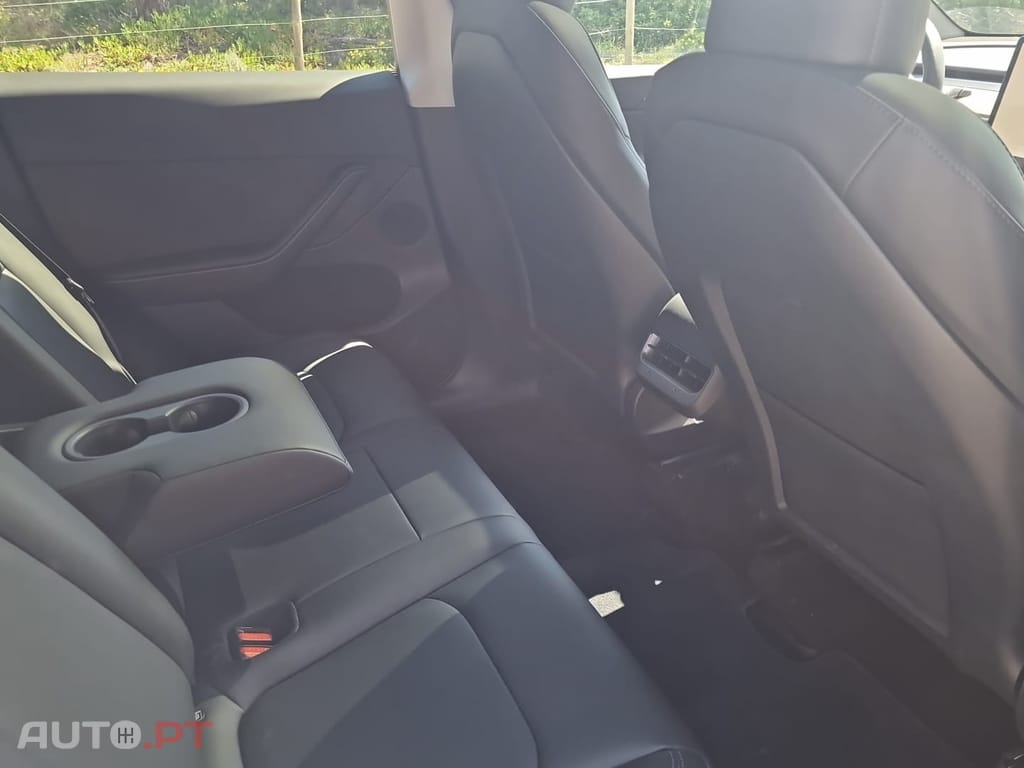 Tesla Model Y RWD