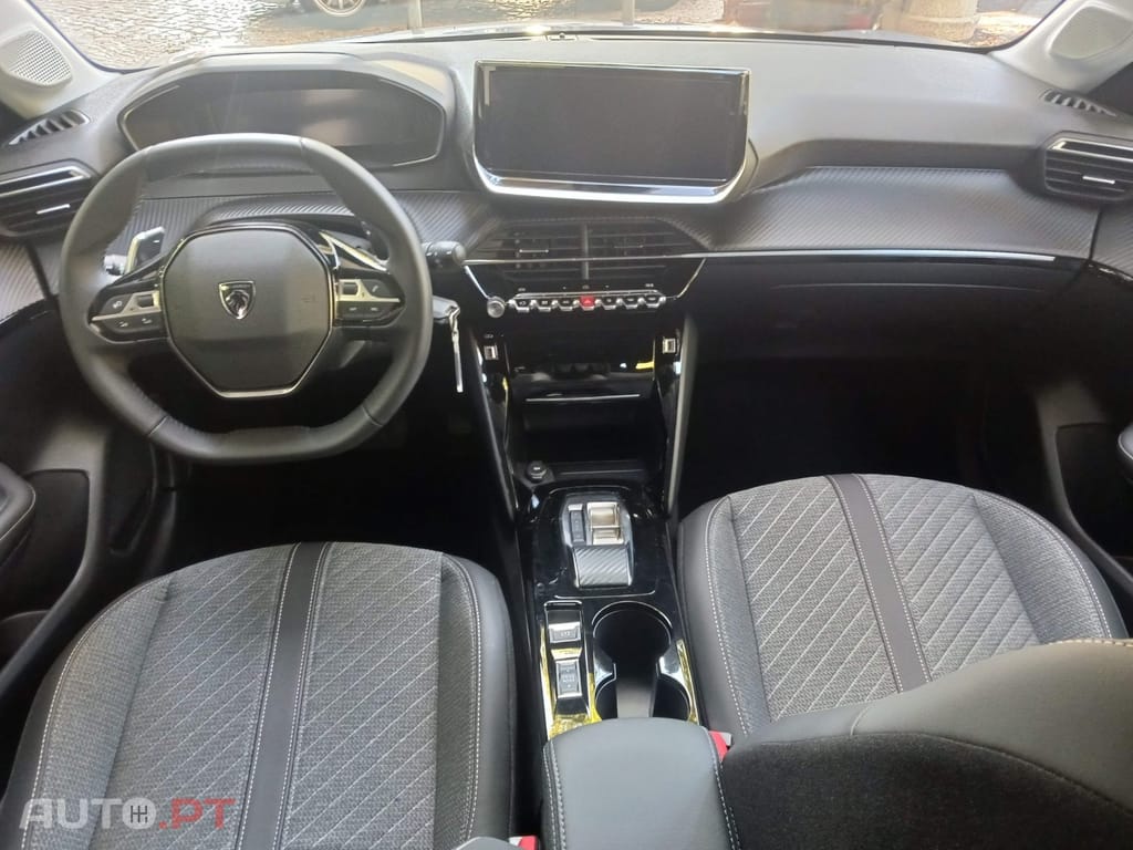 Peugeot 208 1.2 Hybrid Allure e-DCS6
