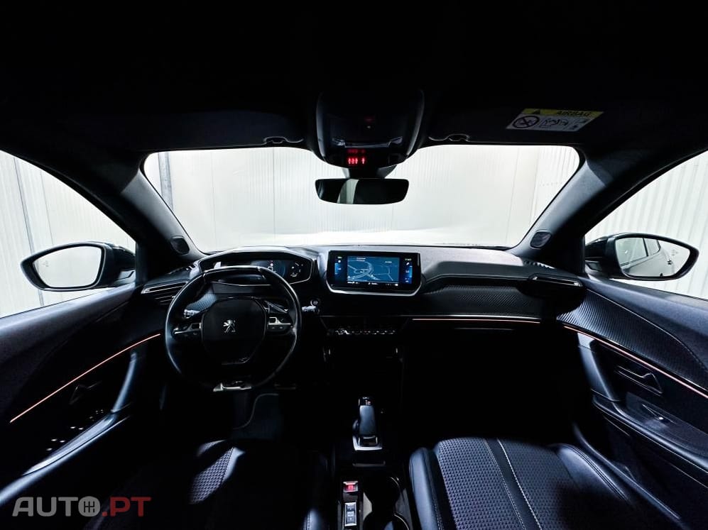 Peugeot E-2008 50 kWh GT